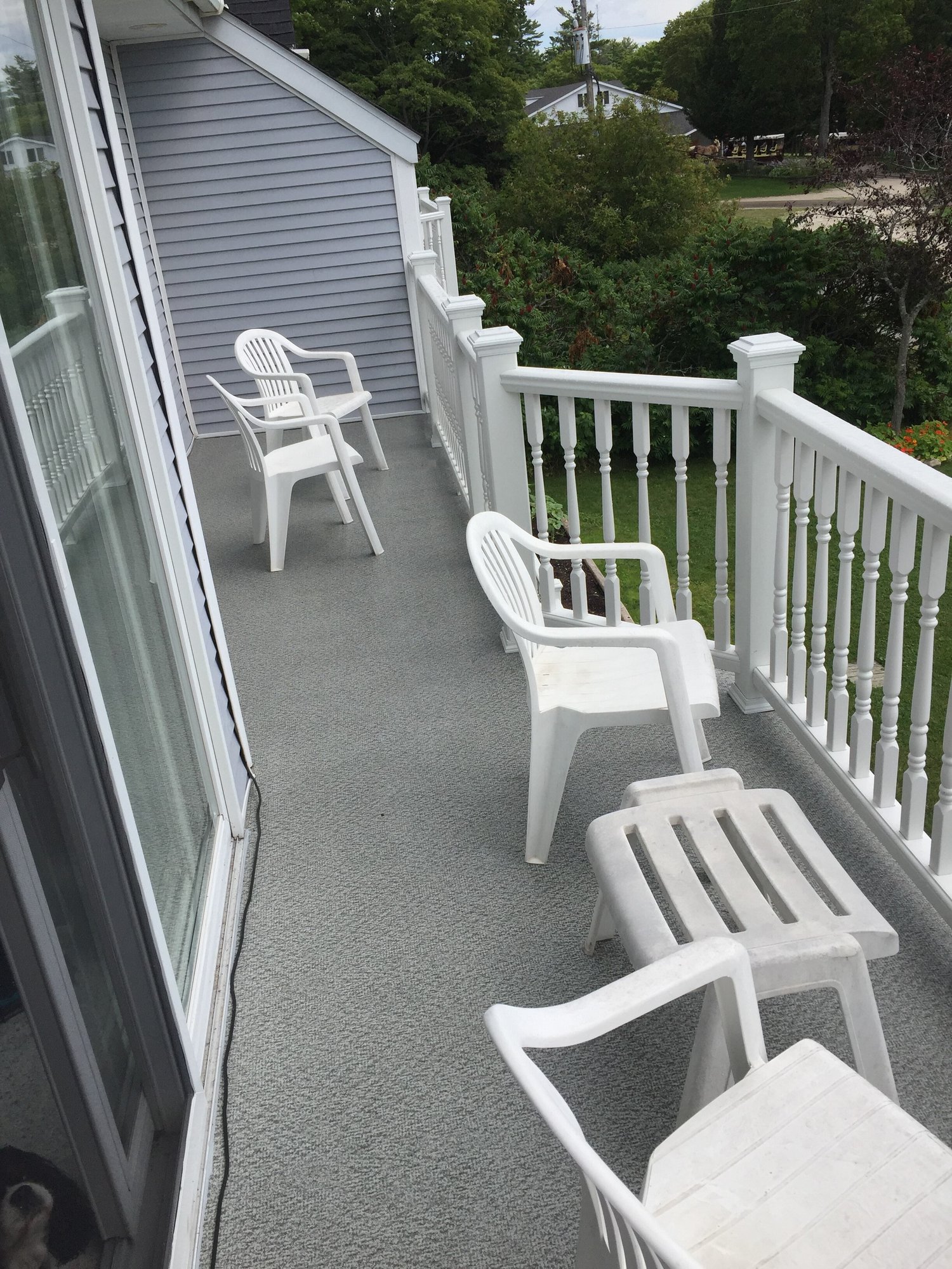 Slate Gray DeckRite balcony in Oak Harbor, Washington